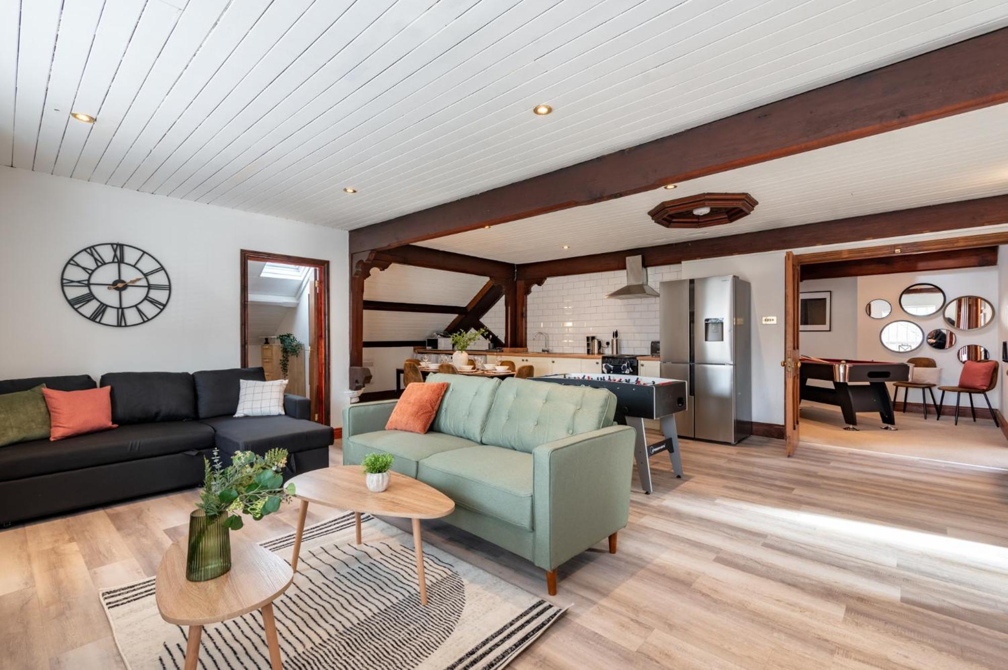 Madison House - Converted Church 5 Bed พอนติพูล ภายนอก รูปภาพ